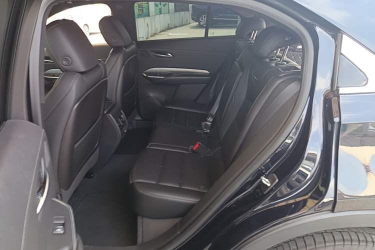 Used Cadillac XT4 2021 28T Two-Wheel Drive Leading Version Left Rear Seat