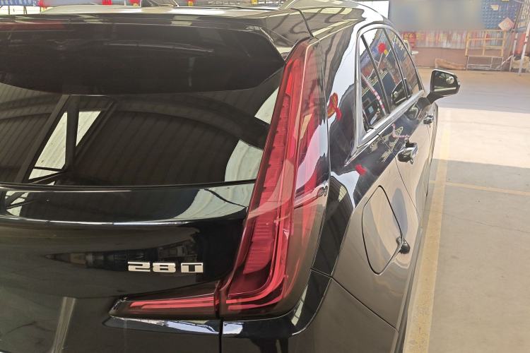 Used Cadillac XT4 2021 28T Two-Wheel Drive Tech Edition Right Rear Taillight