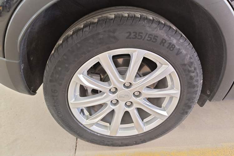 Used Cadillac XT4 2021 28T Two-Wheel Drive Tech Edition Right Rear Wheel Hub
