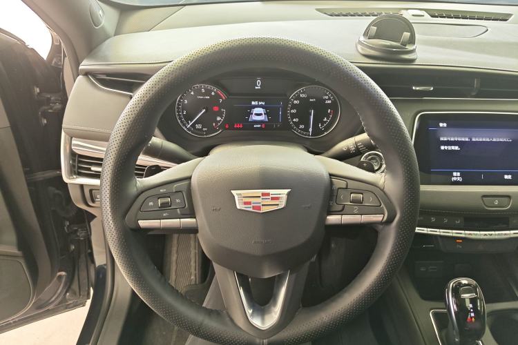 Used Cadillac XT4 2021 28T Two-Wheel Drive Tech Edition Steering Wheel