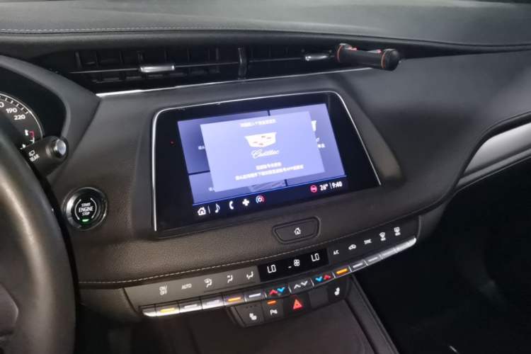 Used Cadillac XT4 2021 28T Two-Wheel Drive Luxury Version Audio And AC Panel