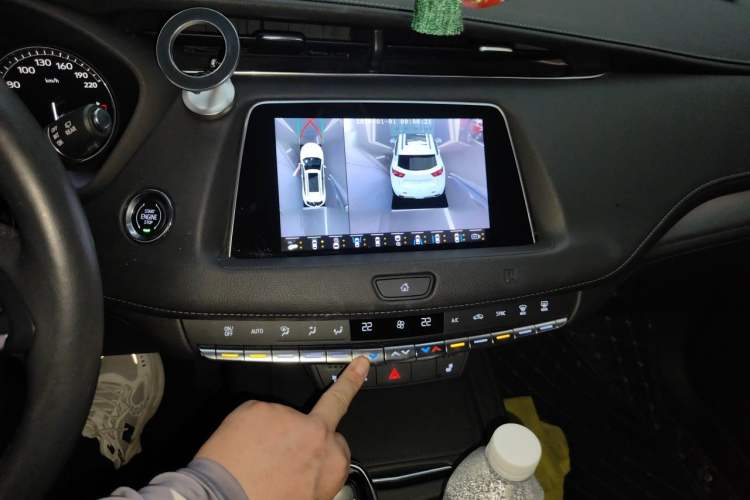 Used Cadillac XT4 2021 28T Two-Wheel Drive Luxury Version Audio And AC Panel