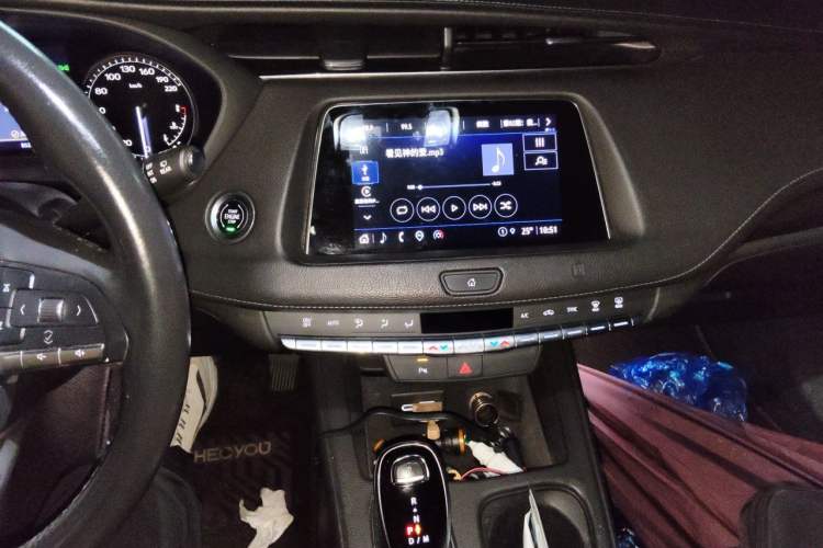 Used Cadillac XT4 2021 28T Two-Wheel Drive Tech Edition Audio And AC Panel
