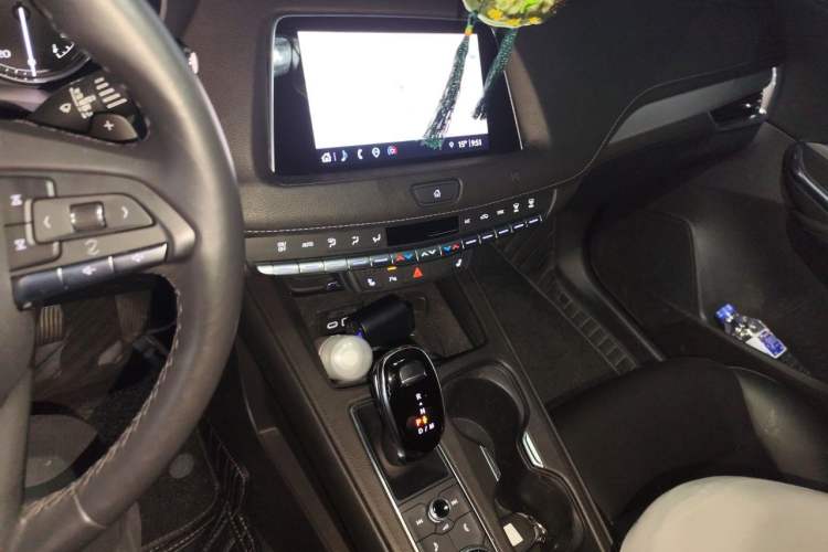 Used Cadillac XT4 2021 28T Two-Wheel Drive Leading Version Audio And AC Panel