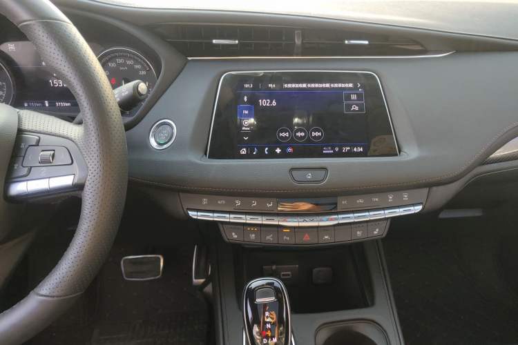 Used Cadillac XT4 2021 28T Four-Wheel Drive Platinum Sport Edition Audio And AC Panel