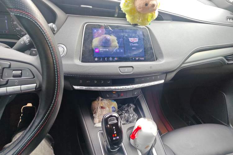 Used Cadillac XT4 2021 28T Two-Wheel Drive Leading Version Audio And AC Panel