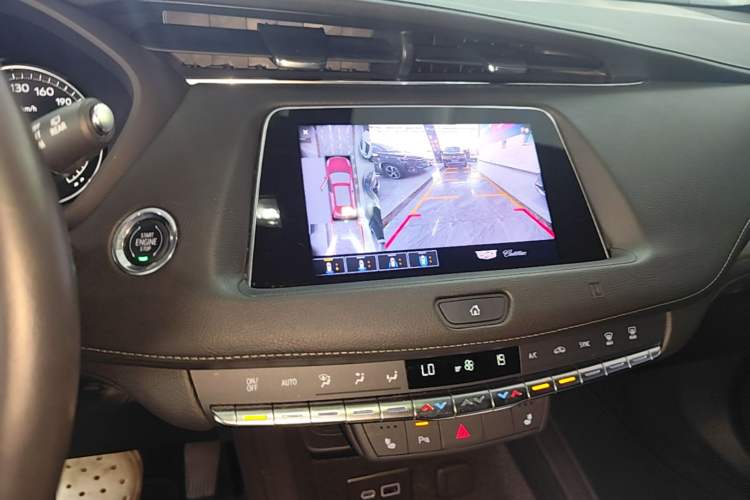 Used Cadillac XT4 2021 28T Two-Wheel Drive Luxury Version Audio And AC Panel