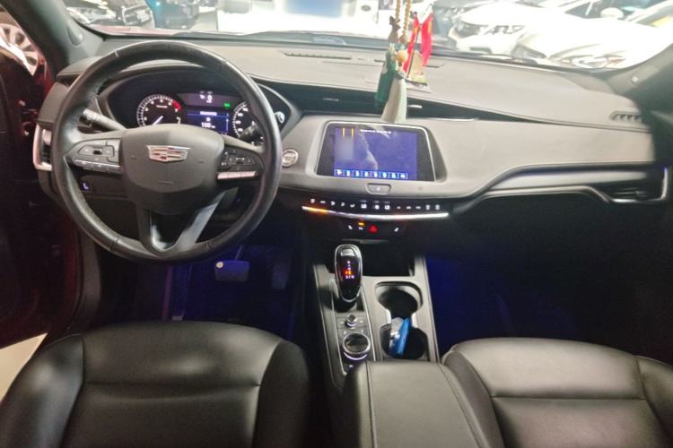 Used Cadillac XT4 2021 28T Two-Wheel Drive Leading Version Center Console