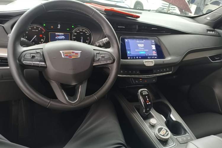 Used Cadillac XT4 2021 28T Two-Wheel Drive Leading Version Center Console