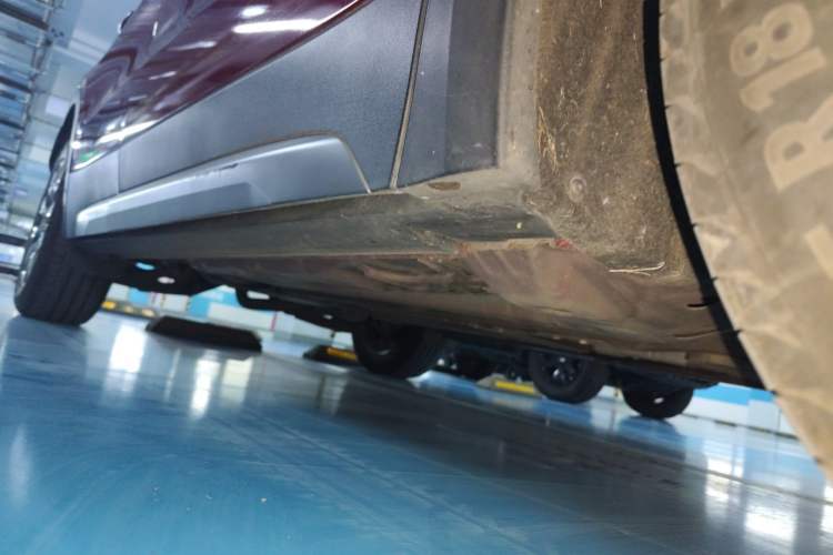 Used Cadillac XT4 2021 28T Two-Wheel Drive Leading Version Chassis Front Right