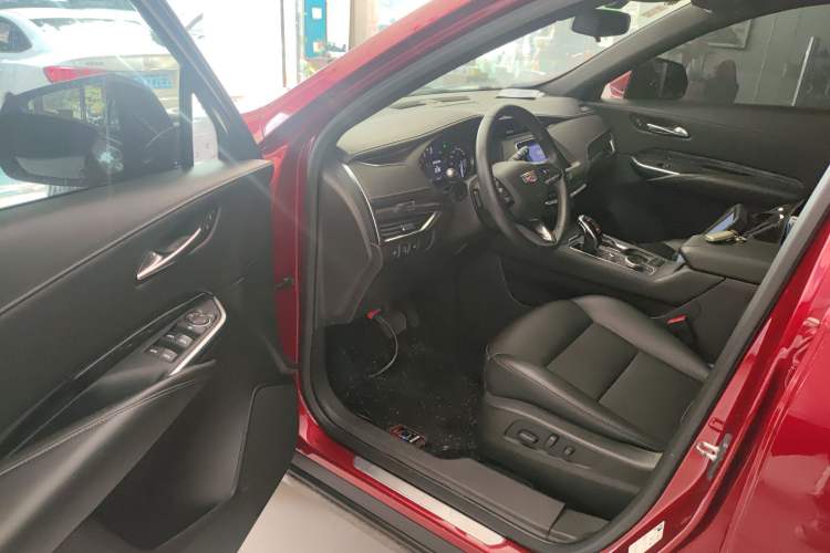 Used Cadillac XT4 2021 28T Two-Wheel Drive Tech Edition Driver Seat