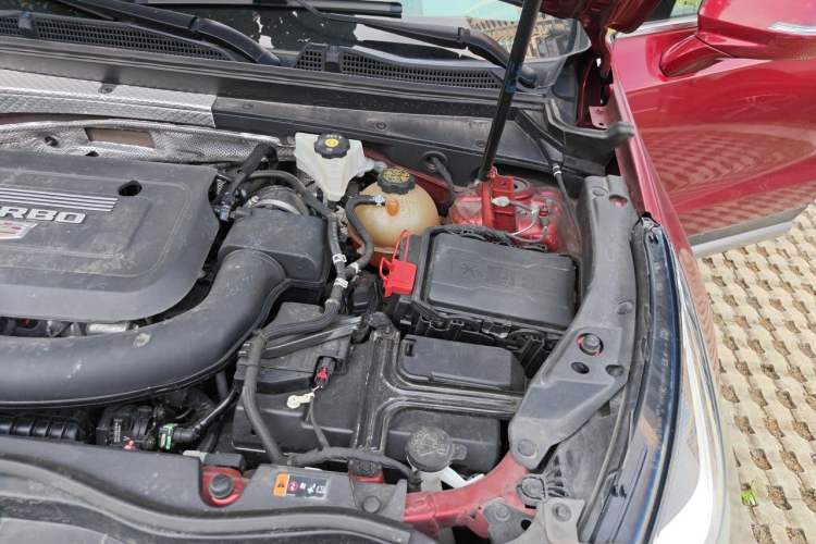 Used Cadillac XT4 2021 28T Two-Wheel Drive Leading Version Engine Bay Left