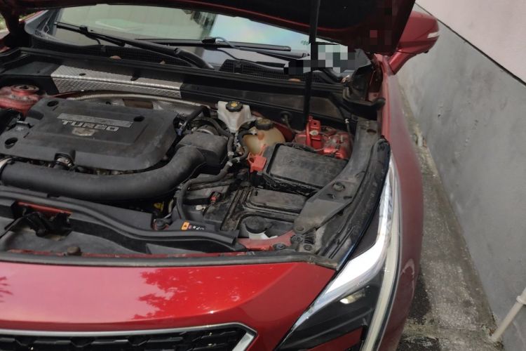 Used Cadillac XT4 2021 28T Two-Wheel Drive Luxury Version Engine Bay Left