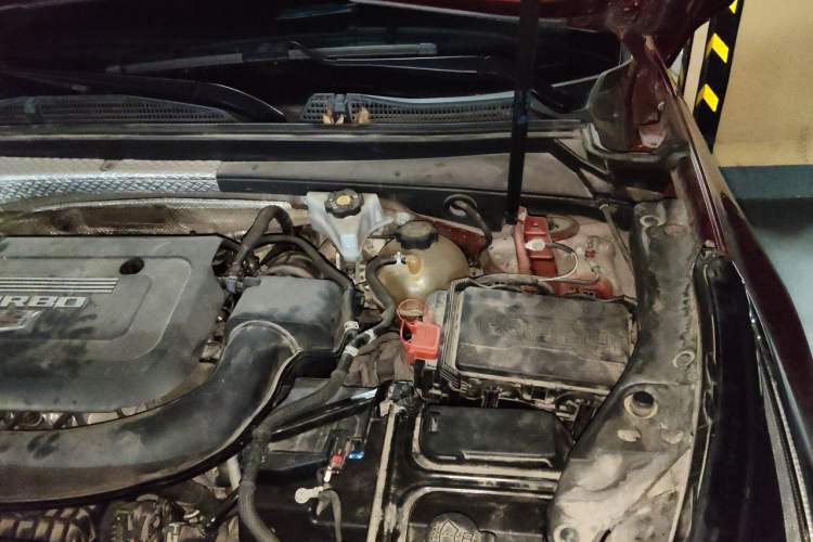 Used Cadillac XT4 2021 28T Two-Wheel Drive Tech Edition Engine Bay Left