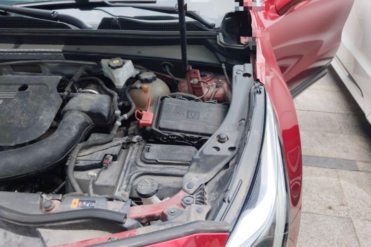 Used Cadillac XT4 2021 28T Two-Wheel Drive Leading Version Engine Bay Left