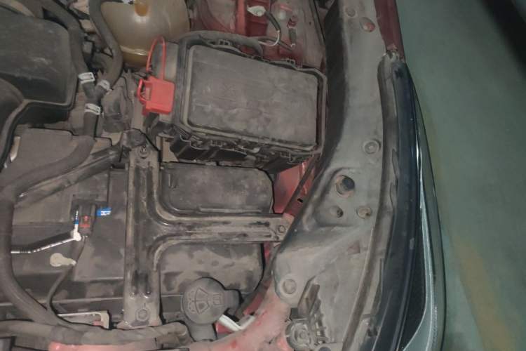 Used Cadillac XT4 2021 28T Two-Wheel Drive Luxury Version Engine Bay Left
