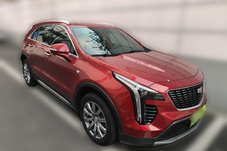 Used Cadillac XT4 2021 28T Two-Wheel Drive Luxury Version Front Right 45 Deg