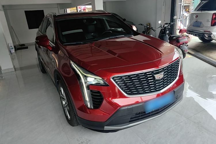 Used Cadillac XT4 2021 28T Two-Wheel Drive Leading Version Front Right 45 Deg