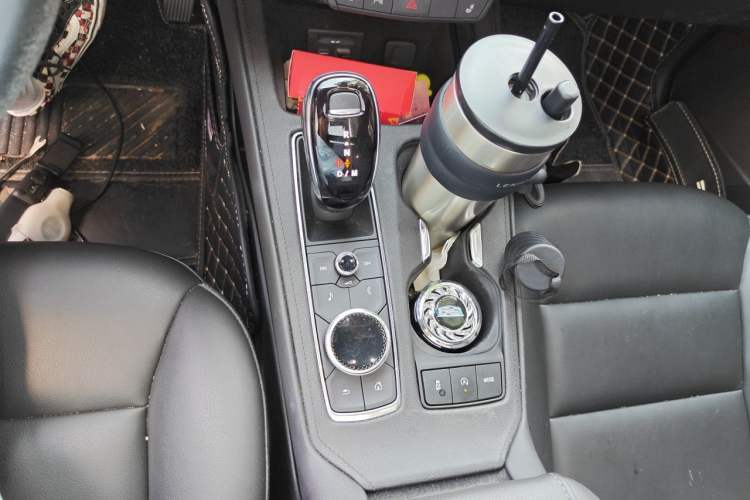 Used Cadillac XT4 2021 28T Two-Wheel Drive Leading Version Gear Lever