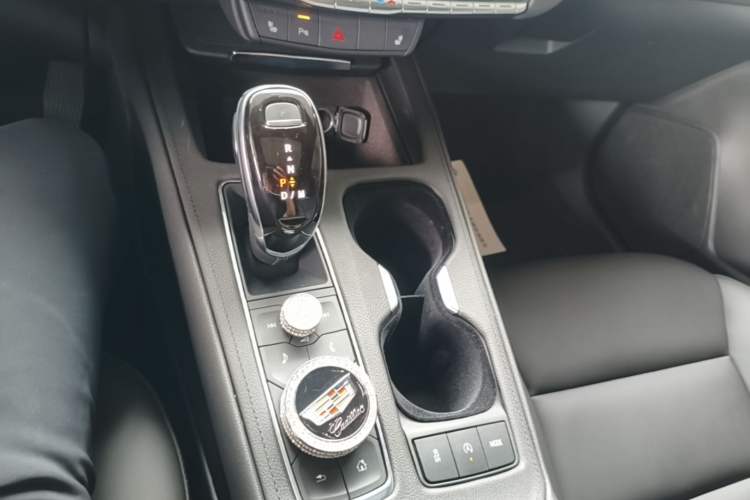 Used Cadillac XT4 2021 28T Two-Wheel Drive Leading Version Gear Lever