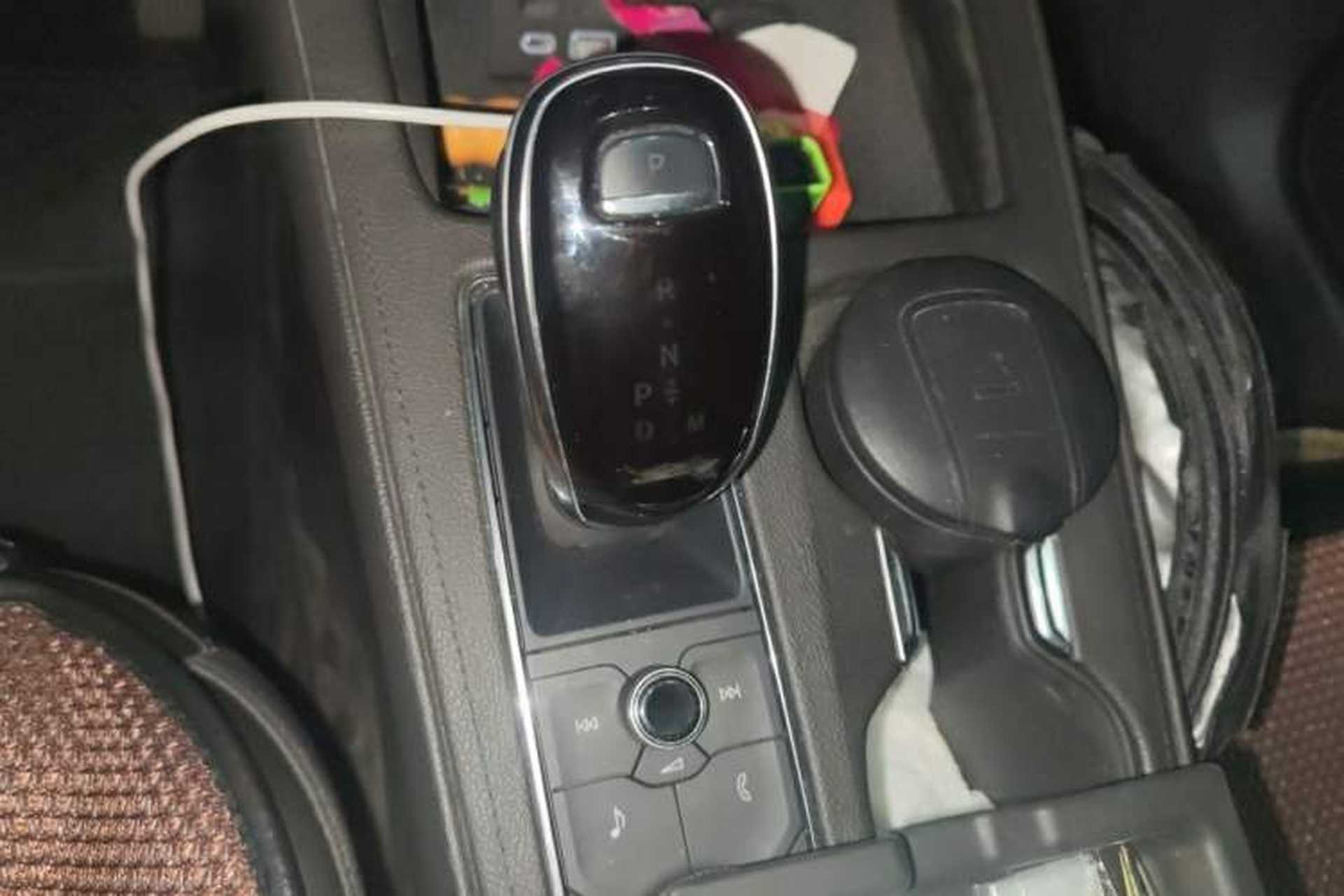 Used Cadillac XT4 2021 28T Two-Wheel Drive Luxury Version Gear Lever