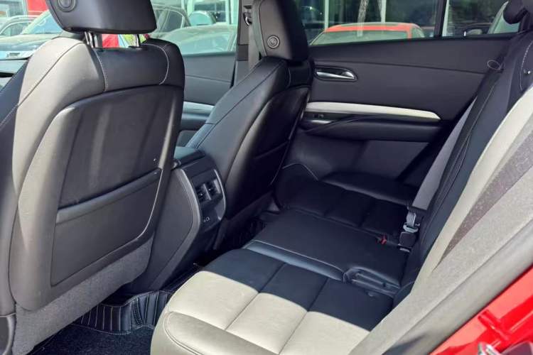 Used Cadillac XT4 2021 28T Two-Wheel Drive Leading Version Interior 1