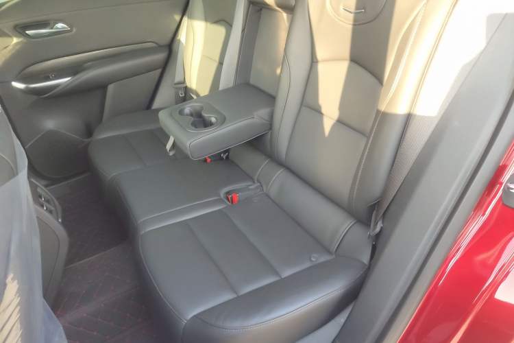 Used Cadillac XT4 2021 28T Four-Wheel Drive Platinum Sport Edition Interior 1