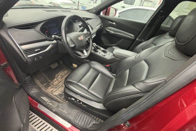 Used Cadillac XT4 2021 28T Two-Wheel Drive Leading Version Interior 2