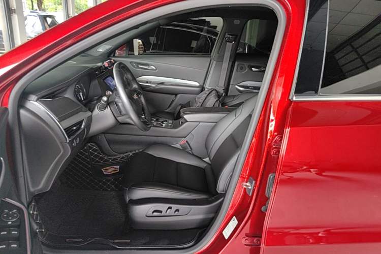 Used Cadillac XT4 2021 28T Two-Wheel Drive Leading Version Left Front Seat
