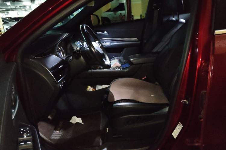 Used Cadillac XT4 2021 28T Two-Wheel Drive Tech Edition Left Front Seat