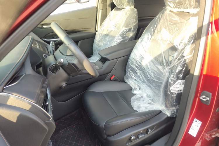 Used Cadillac XT4 2021 28T Four-Wheel Drive Platinum Sport Edition Left Front Seat