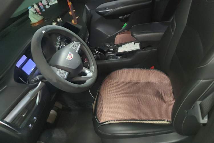 Used Cadillac XT4 2021 28T Two-Wheel Drive Luxury Version Left Front Seat