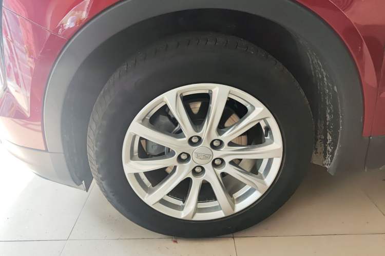 Used Cadillac XT4 2021 28T Two-Wheel Drive Tech Edition Left Front Wheel Hub