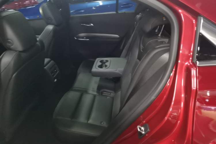 Used Cadillac XT4 2021 28T Two-Wheel Drive Luxury Version Left Rear Seat