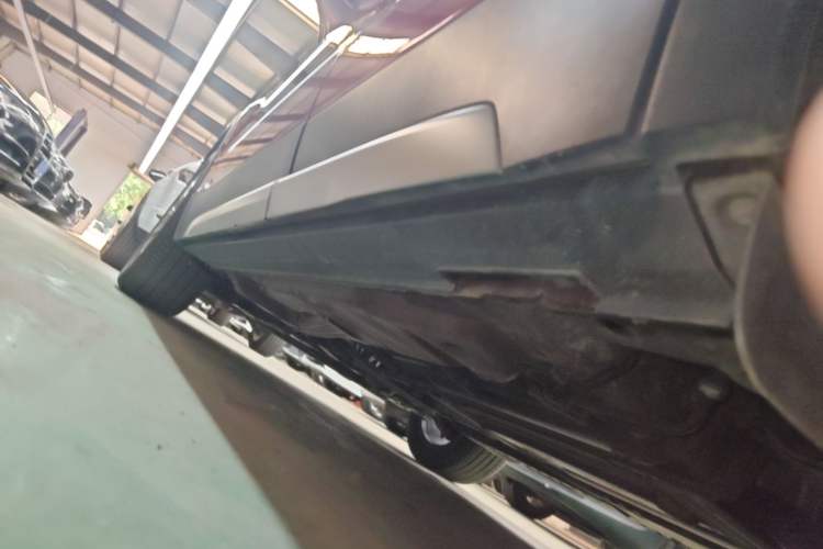 Used Cadillac XT4 2021 28T Two-Wheel Drive Leading Version Left Side Sill