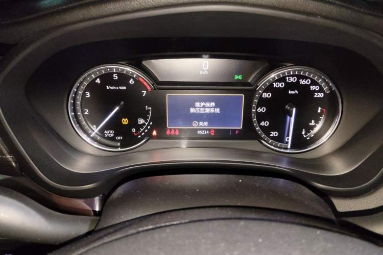 Used Cadillac XT4 2021 28T Two-Wheel Drive Tech Edition Odometer Close Up