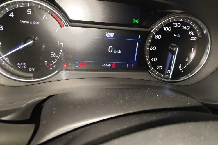 Used Cadillac XT4 2021 28T Two-Wheel Drive Tech Edition Odometer Close Up