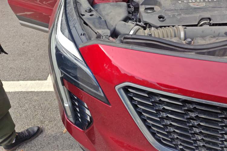 Used Cadillac XT4 2021 28T Two-Wheel Drive Leading Version Right Front Headlight