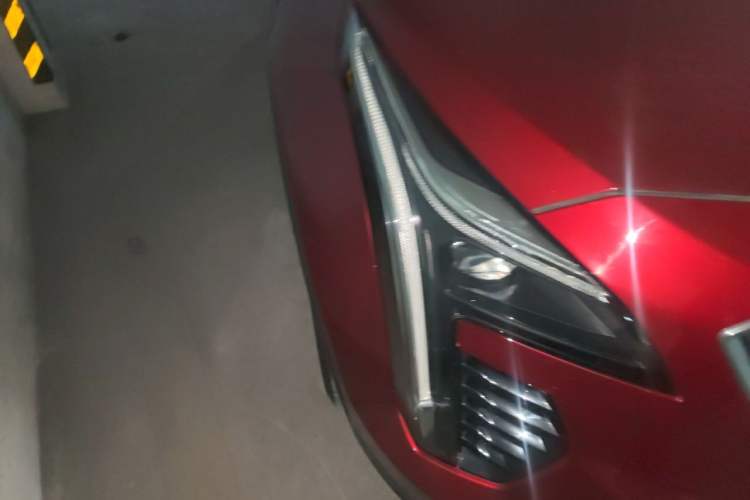 Used Cadillac XT4 2021 28T Two-Wheel Drive Luxury Version Right Front Headlight