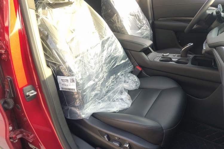 Used Cadillac XT4 2021 28T Four-Wheel Drive Platinum Sport Edition Right Front Seat