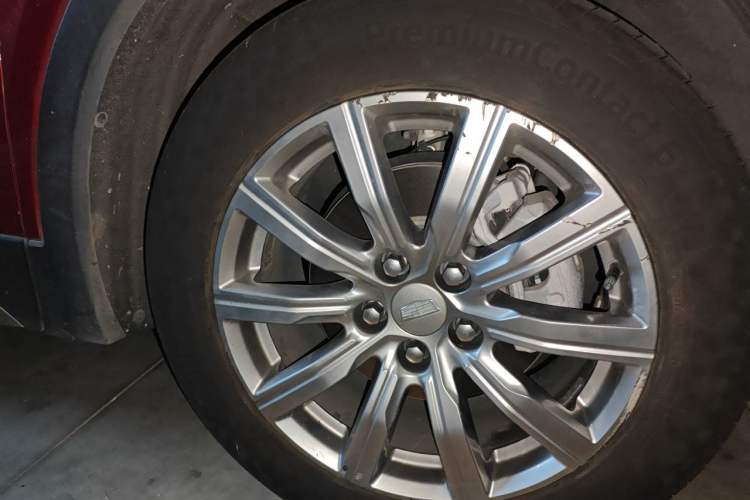 Used Cadillac XT4 2021 28T Two-Wheel Drive Leading Version Right Front Wheel Hub