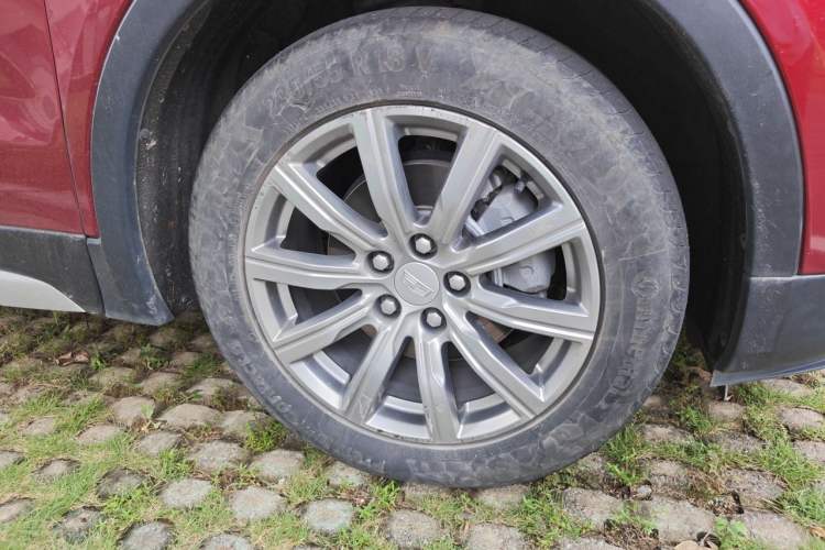 Used Cadillac XT4 2021 28T Two-Wheel Drive Leading Version Right Front Wheel Hub