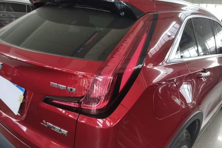 Used Cadillac XT4 2021 28T Two-Wheel Drive Leading Version Right Rear Taillight