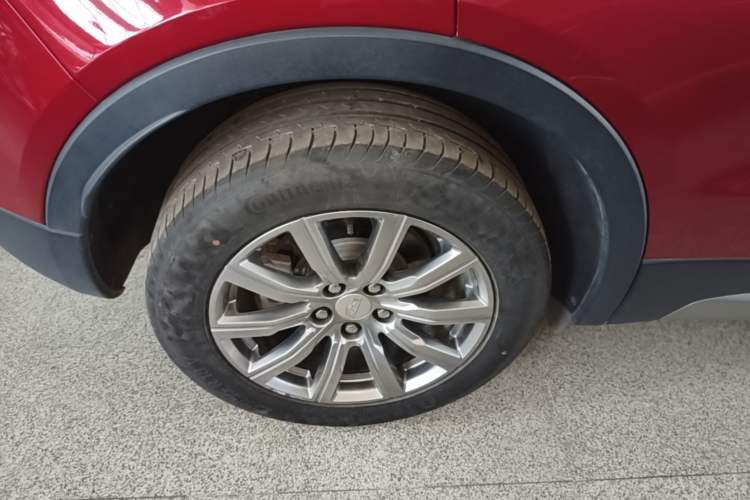 Used Cadillac XT4 2021 28T Two-Wheel Drive Leading Version Right Rear Wheel Hub