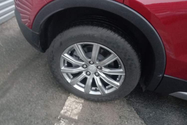 Used Cadillac XT4 2021 28T Two-Wheel Drive Leading Version Right Rear Wheel Hub