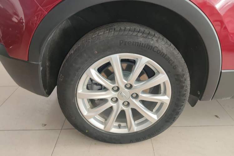 Used Cadillac XT4 2021 28T Two-Wheel Drive Tech Edition Right Rear Wheel Hub