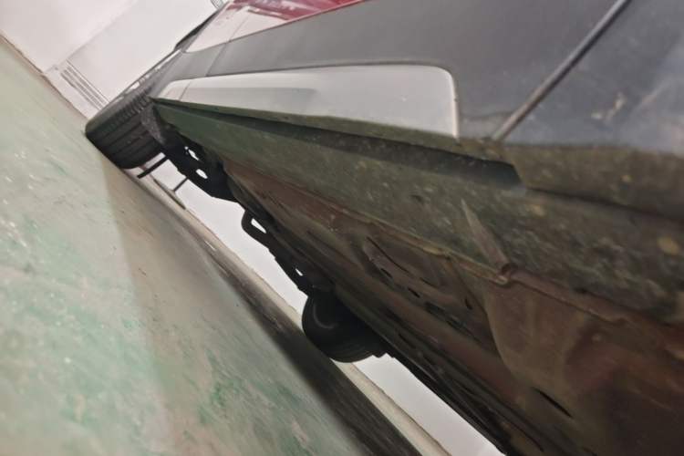 Used Cadillac XT4 2021 28T Two-Wheel Drive Leading Version Right Side Sill