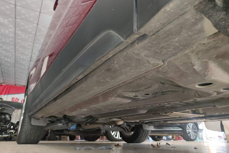 Used Cadillac XT4 2021 28T Two-Wheel Drive Tech Edition Right Side Sill