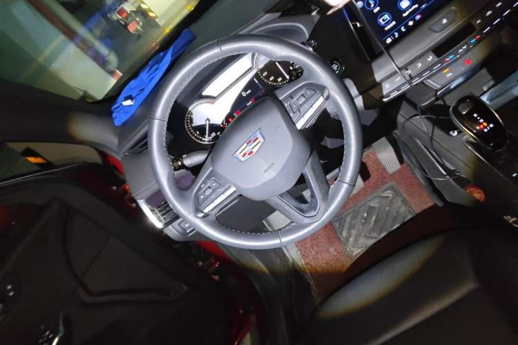 Used Cadillac XT4 2021 28T Two-Wheel Drive Tech Edition Steering Wheel