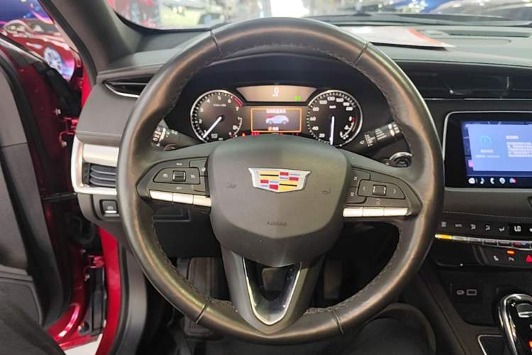 Used Cadillac XT4 2021 28T Two-Wheel Drive Luxury Version Steering Wheel